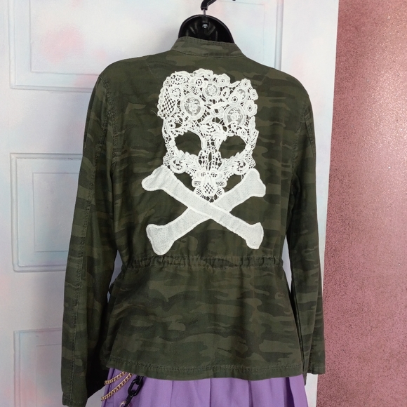 Boho hippie upcycled camo soft jacket shirtbw hand stitched lace skull! SOLD - Picture 15 of 15